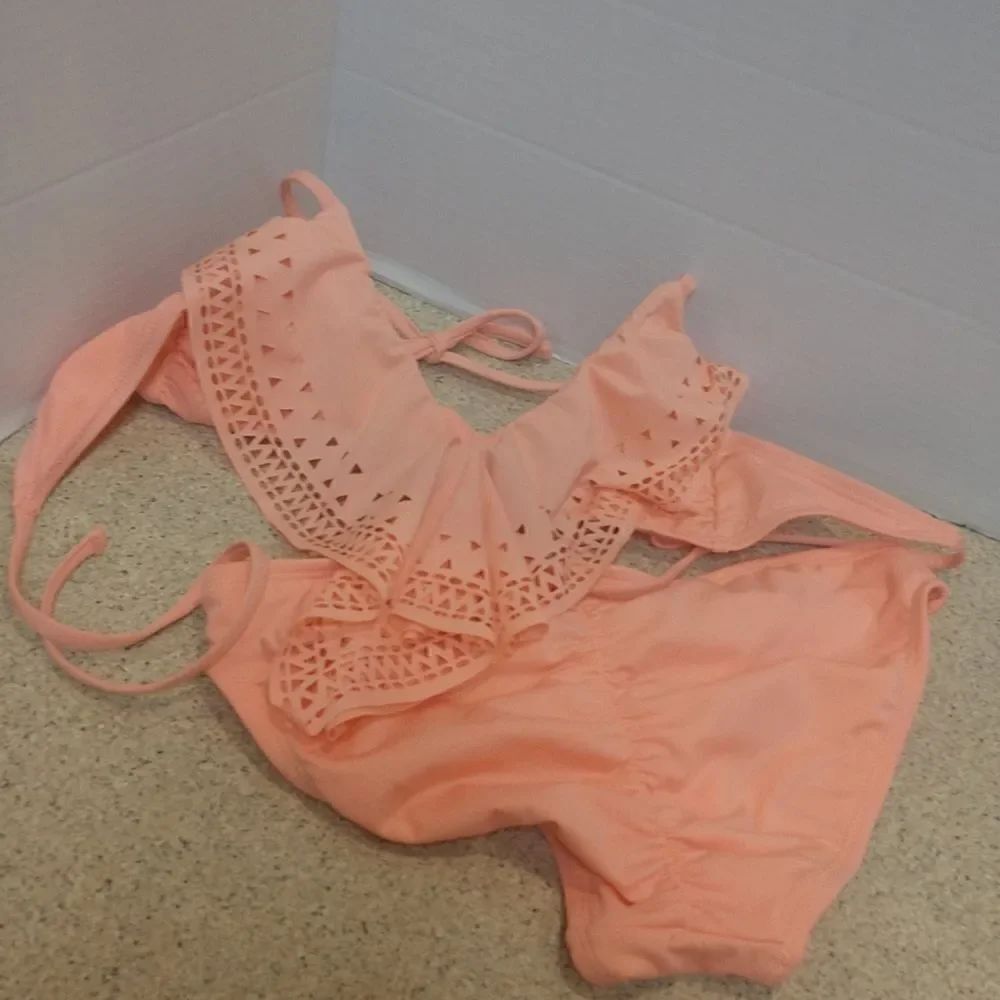 Size XS Peach Bikini Scrunch Back Bottoms